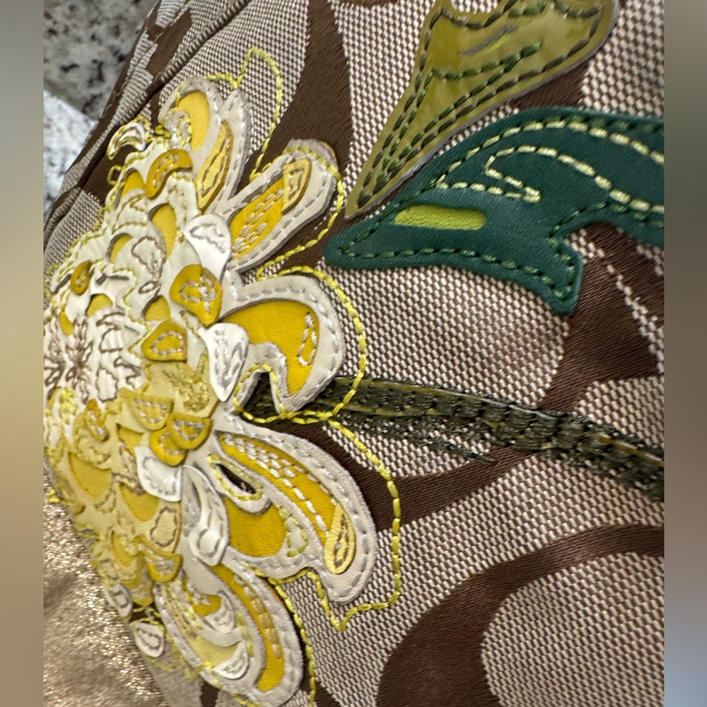 Coach Chrysanthemum or Peony Appliqué bag - Picture 14 of 15